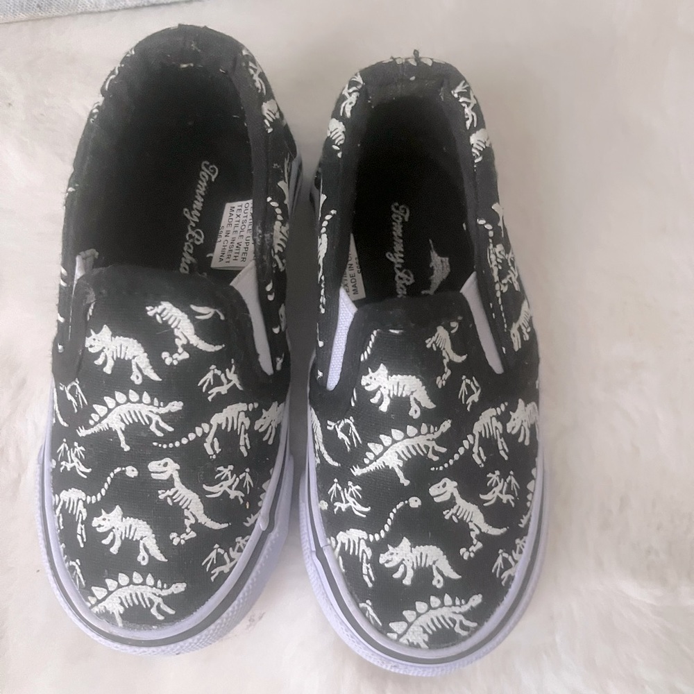 Tommy Bahama Slip On size 6